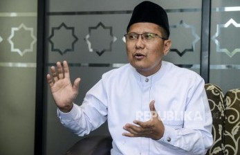 Ketua MUI Bidang Dakwah dan Ukhuwah mengingatkan umat Islam Indonesia jaga prokes merayakan Lebaran. 