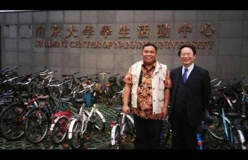 Arief Poyuono (kiri).