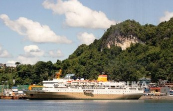 Salah satu kapal motor (KM) milik PT. Pelni.  