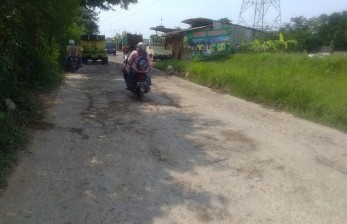 Pemkab Bekasi Perbaiki Jalan Ambles di Ruas CBL