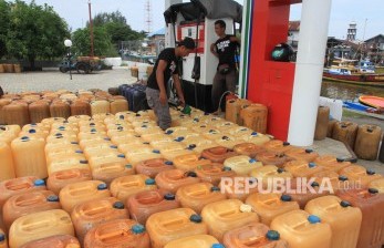  PT Pertamina (Persero) Regional Sumbagut meresmikan lembaga penyalur Stasiun Pengisian Bahan Bakar Umum Nelayan (SPBU-N) 18.256.02 di Carocok Tarusan, Kabupaten Pesisir Selatan, (ilustrasi)