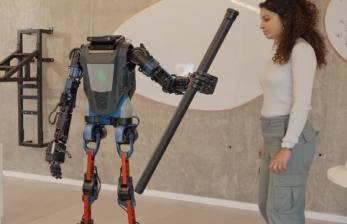 Mengenal Menteebot, Robot AI Berukuran Manusia yang Diperintahkan dengan Bahasa Alami 