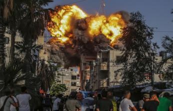 Detik-Detik Serangan Udara Zionis Israel Menghantam Kamp Pengungsi Al Bureije Gaza