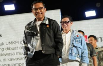 Saleh Husin Berjalan di <em>Catwalk</em> Pamerkan Produk UMKM Binaan Sinarmas