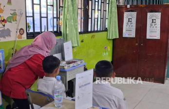 Program Pelindo Sehat Fasilitasi Pemeriksaan Mata Gratis 600 Siswa SD