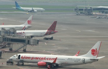 Sejumlah BUMN yang paling terpukul pandemi corona adalah BUMN-BUMN yang bergerak di bidang jasa transportasi hingga pariwisata. Abra menyebut penyebaran virus corona membuat masyarakat cenderung enggan bepergian dan membuat sektor jasa transportasi hingga pariwisata melesu untuk sementara waktu. 