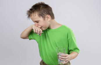 4 Gejala Khas Rinitis Alergi Anak yang Perlu Diketahui Orang Tua 