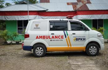 BPKH Salurkan Bantuan Ambulans dan Traktor di Kabupaten Pesisir Selatan 