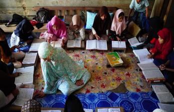 BWA Salurkan 40.000 Ribu Alquran Wakaf di Sulawesi Selatan