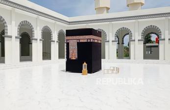 Masjid ini Dihiasi Miniatur Masjid di Bagian Tengah, Cocok Buat yang Rindu Tanah Suci