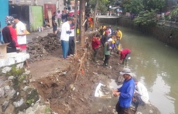 Kirmir Sungai Citepus Ambruk, Pj Wali Kota Bandung Minta Sempadan tak Dijadikan Bangunan 