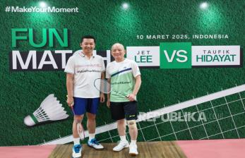 Tunjukkan Rasa Cinta pada Indonesia, Jet Lee Gandeng Taufik Hidayat di <em>Fun Match Badminton</em>