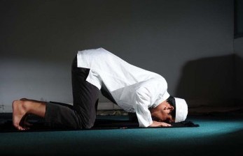 Shalat yang Khusyuk Mampu Ubah Perilaku