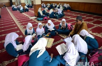 Pemerintah Diminta Terlibat Kawal Kembalinya Santri. Foto: Ilustrasi Pesantren  