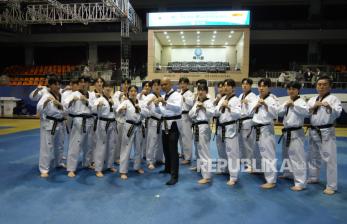 Jamintel Kejagung Raih Gelar Kehormatan Grand Master dari Markas Taekwondo Dunia