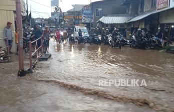 Beberapa Ruas Jalan Utama di Kota Cimahi Kembali Jadi Sungai Dadakan Diterjang Banjir