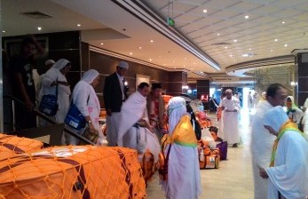 Kemenag Sumut Belum Dapat Informasi Calon Haji Ambil Dana. Jamaah kloter pertama Embarkasi Medan (MES 01) sedang bersiap-siap meninggalkan Al Shourfah New Hotel, Madinah, Arab Saudi untuk menuju Makkah pada 2017.