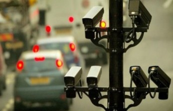 China Percanggih Pengintaian Warga karena Covid-19. Tampak kamera pengintai di pasang di jalan umum. (ilustrasi)