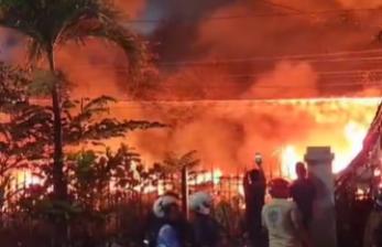 Kebakaran di Dekat <em>Overpass</em> Manahan Solo, 9 KK Dievakuasi