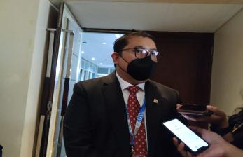 Ketua BKSAP DPR RI, Fadli Zon, menjawab pertanyaan media di sela-sela kegiatan sidang   Inter-Parliamentary Union (IPU) ke-144 di Nusa Dua, Bali, Ahad (20/3).