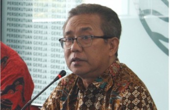 Persekutuan Gereja-gereja Indonesia (PGI) mendukung penuh kebijakan pemerintah yang memperpanjang atau melanjutkan Pemberlakuan Pembatasan Kegiatan Masyarakat (PPKM) darurat hingga 25 Juli 2021. Sebab, Ketua Umum PGI Pendeta Gomar Gultom mengatakan, angka penyebaran virus yang masih tinggi. (Foto: Ketum PGI Pdt Gomar Gultom)