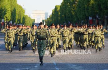 Satgas Patriot II Indonesia Sedot Perhatian Saat Tampil di Bastille Day