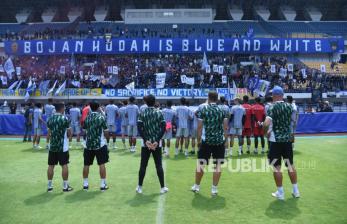 Jelang Tandang ke Persija, Latihan Persib di GBLA Dipadati Ribuan Bobotoh  