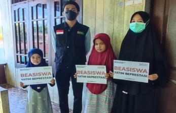BMH Serahkan Beasiswa kepada 12 Santri Yatim Berprestasi di Kalimantan Utara