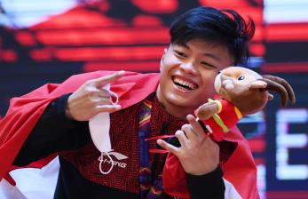 Rahmat Erwin Abdullah Pertahankan Medali Emas Angkat Besi di SEA Games