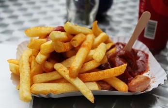 Darah dan Urine Bisa Deteksi Seberapa Banyak Kamu Makan <em>Junk Food</em>