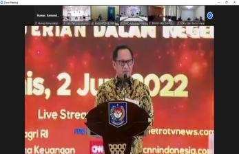 Menteri Dalam Negeri (Mendagri) Tito Karnavian meminta daerah mempercepat realisasi Anggaran Pendapatan dan Belanja Daerah (APBD) dan mempermudah izin investasi atau berusaha. Langkah tersebut perlu dilakukan untuk mendukung masa pemulihan ekonomi  yang ditandai dengan lebih terkendalinya kasus pandemi dalam negeri.