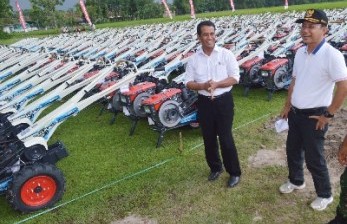 Gorontalo Utara Terima Bantuan 25 Traktor