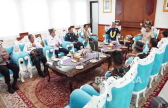 Menteri LH, BMKG, BNPP, dan Gubernur Kalteng Kolaborasi Tangani Karhutla