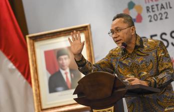 Menteri Perdagangan Zulkifli Hasan memberikan keterangan saat Sosialisasi Indonesia Retail Summit 2022 di Kantor Kementerian Perdagangan, Jakarta, Kamis (14/7/2022). Menurut Mendag, perhelatan Indonesia Retail Summit 2022 yang akan berlangsung pada 15-16 Agustus mendatang akan berkontribusi menggerakkan sektor perdagangan setelah dua tahun bertahan di tengah pandemi COVID-19. 