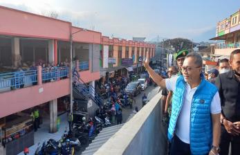 Menteri Perdagangan Zulkifli Hasan mengunjungi Pasar Cicalengka, Kabupaten Bandung mendorong digitalisasi pasar bekerja sama dengan Tokopedia, Senin (25/7/2022). 