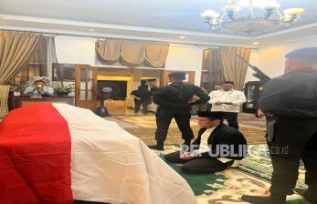 Mentan Amran Melayat Komjen (Purn) Jusuf Manggabarani, Sosok Teladan yang Menginspirasi