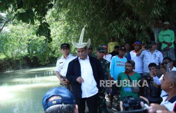 In Picture: Kunjungi NTT, Mentan Amran Cek Perbaikan Saluran Irigasi 