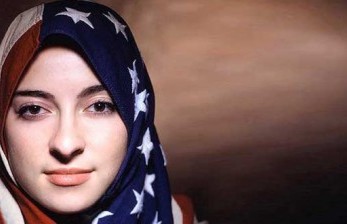 Muslimah Amerika Bangga Berjilbab