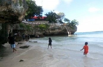 Objek Wisata Pantai Tanjung Bira Ramai Dikunjungi Saat Cuti Bersama