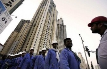 Para pekerja migran di sektor properti di Arab Saudi.