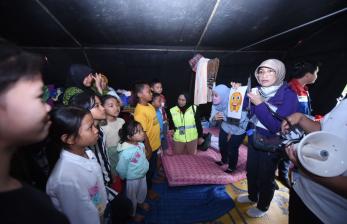 Hibur Anak-Anak Korban Gempa Cianjur, Para Pekerja Pertamina Ajak Menggambar dan Bermain