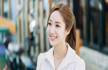 Park Min-young Kesulitan Jalani Peran Jadi Peramal Cuaca di Drama Terbaru