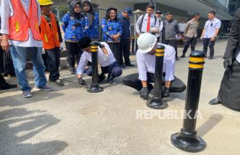 Ruas Jalan Batu Andesit di Alun-alun Kota Cimahi Dilarang Dilintasi Kendaraan, Ini Penyebabnya