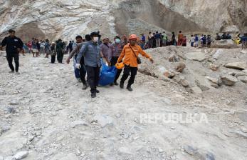 Tertimbun Longsor, Dua Penambang Galian C Argasunya Berhasil Dievakuasi