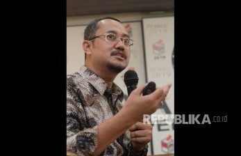 Peneliti Senior Network for Democracy and Electoral Integrity (NETGRIT) Ferry Kurnia Rizkiyansyah .