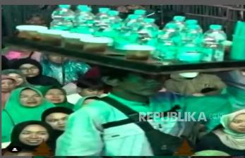 Diberikan Modal Usaha, Ini Doa Sunhaji Si Pedagang Es Teh untuk Prabowo