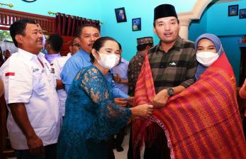 Perayaan natal tahun 2021 ini dimanfaatkan Plt Bupati Beni Hernedi menggelar silaturahmi dengan umat Kristiani di Bumi Serasan Sekate, Sabtu (25/12). 