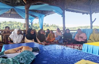 Perempuan Bajo Bangkit Lewat Legalitas Usaha dan Pertanian Keluarga