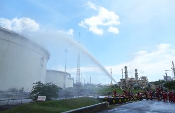 Tangki Pertamina Kilang Cilacap Terbakar Saat Mau Dikuras