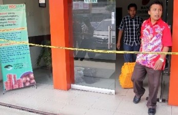 Komplotan Maling Beraksi di Minimarket, Dua Orang Pura-Pura Menanyakan Barang